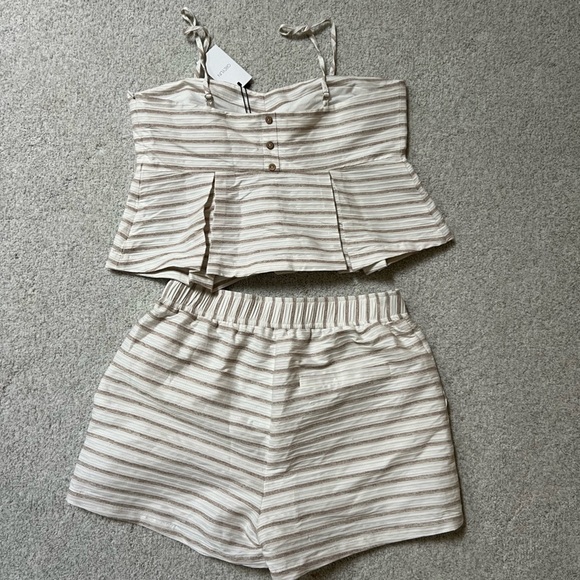 Greylin Two piece set- size L - Picture 7 of 8